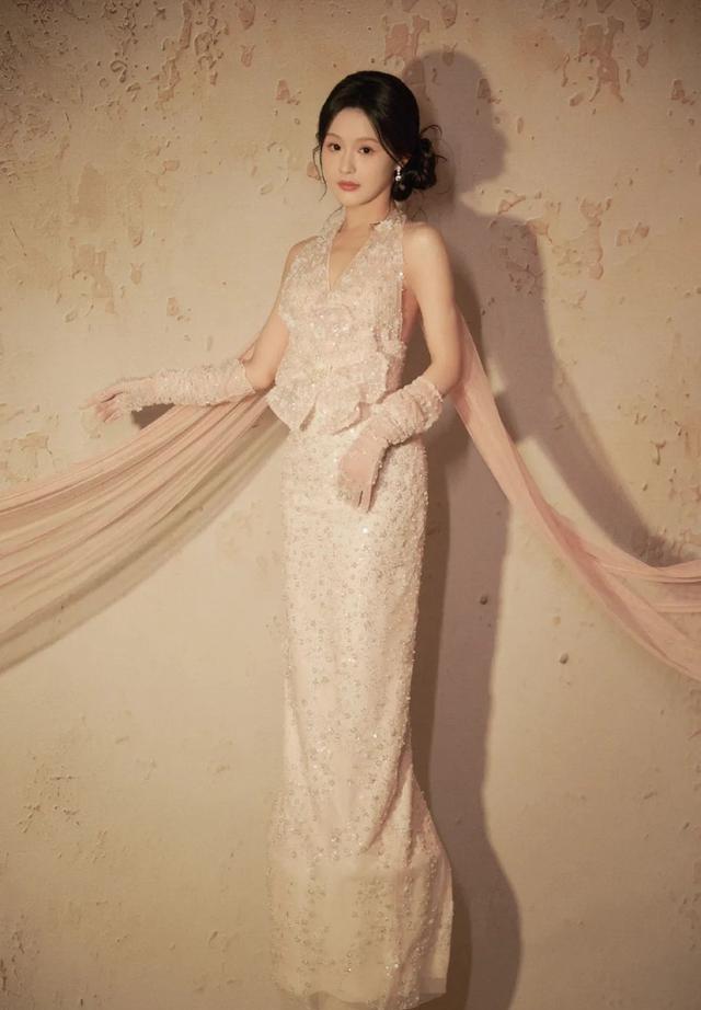 余茵进组新剧