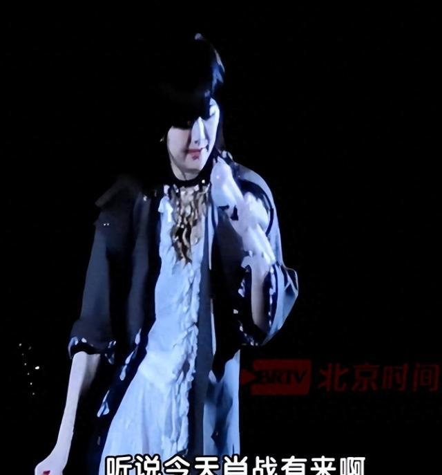 肖战现身孙燕姿演唱会